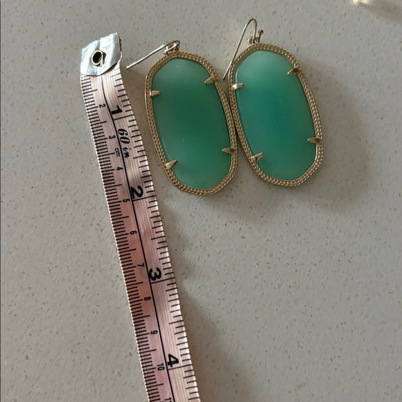 Kendra Scott Elle Gold Drop Earrings in Dichroic Glass - Picture 4 of 4